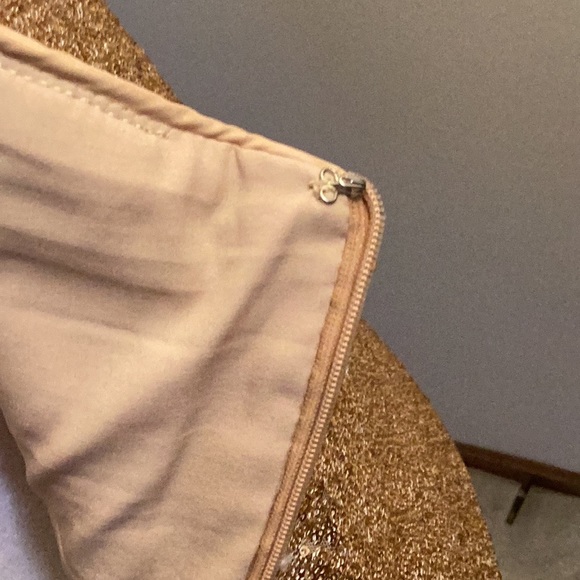 Six crisp days, matte gold sequin tank - Picture 12 of 15